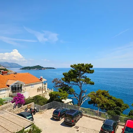 Hedera Estate Hedera A16