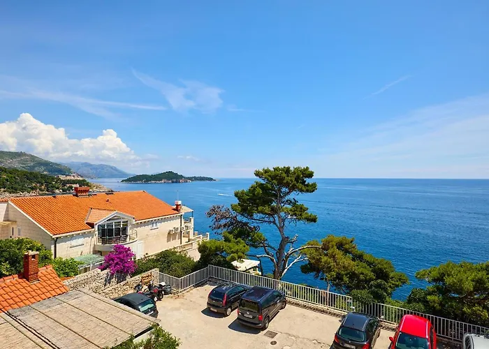 Hedera Estate Hedera A16