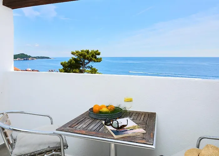 Hedera Estate Hedera A16