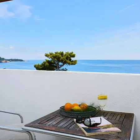 Hedera Estate Hedera A16